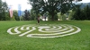 Labyrinth vor Tagungszentrum